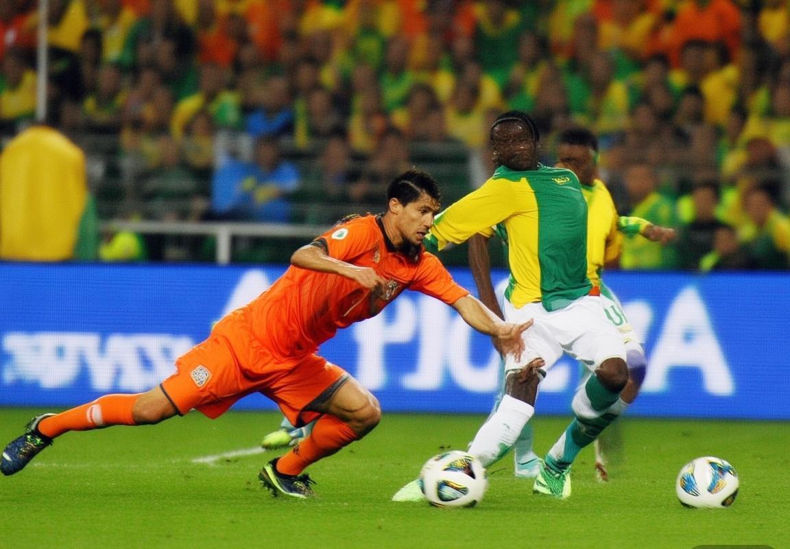 2010世界杯巴西VS荷兰：巅峰对决经典回顾(图2)