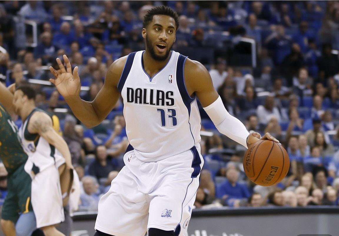 东契奇领航独行侠逆风翻盘，爵士美航中心胜梦成空(图2)