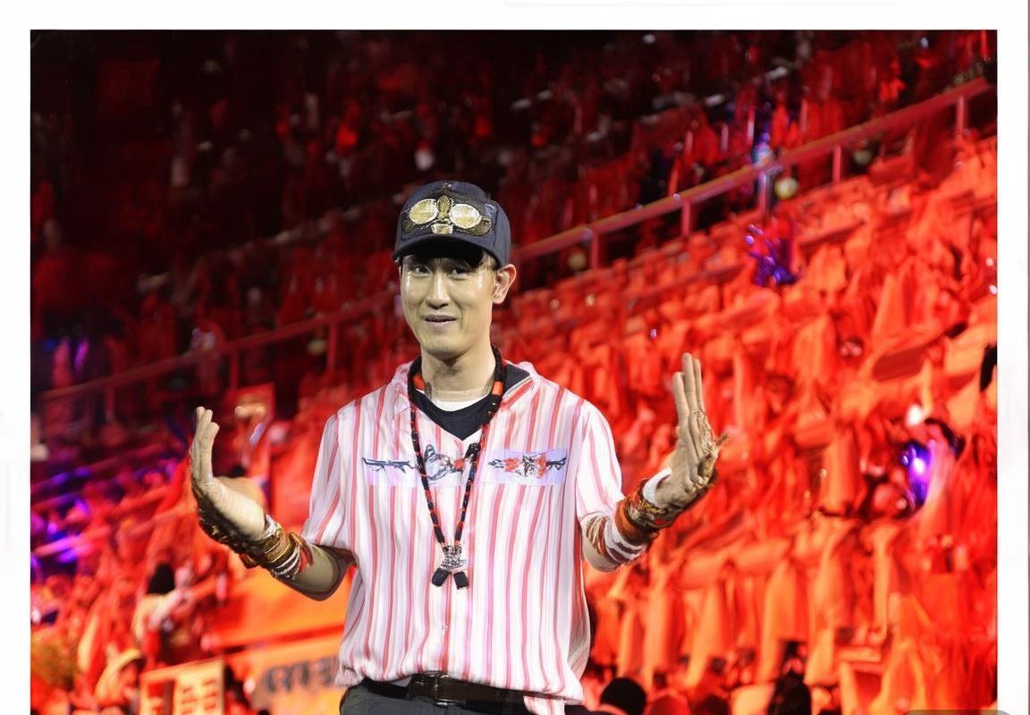 东契奇领航独行侠逆风翻盘，爵士美航中心胜梦成空(图7)