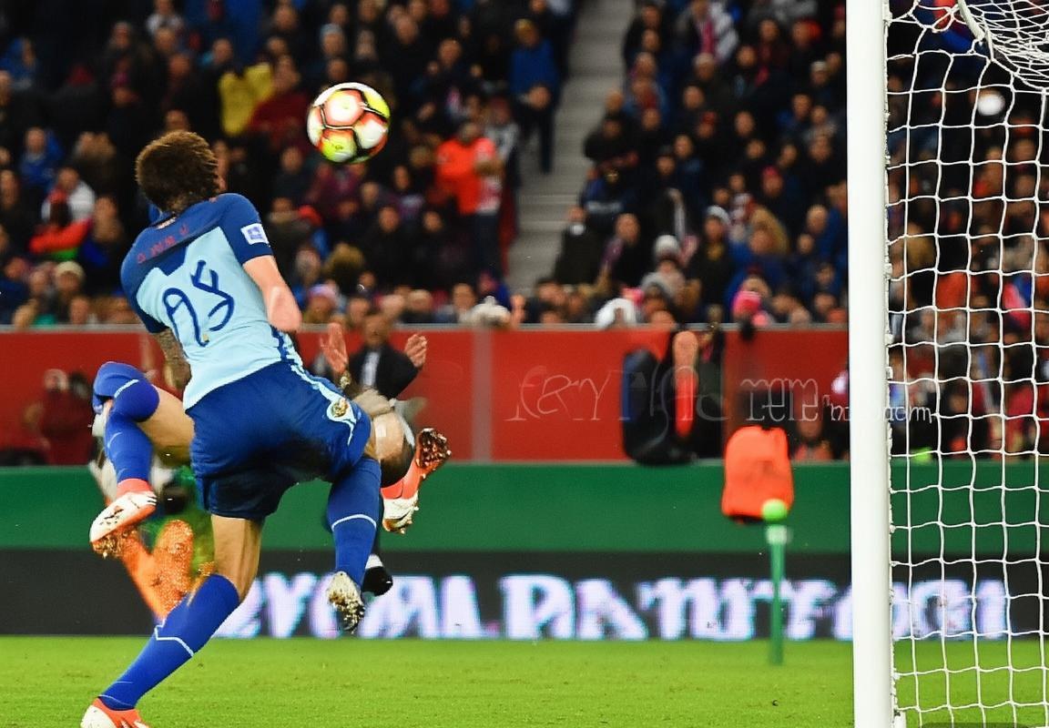 2017苏宁恒大巅峰对决：经典瞬间与战术分析回顾(图2)