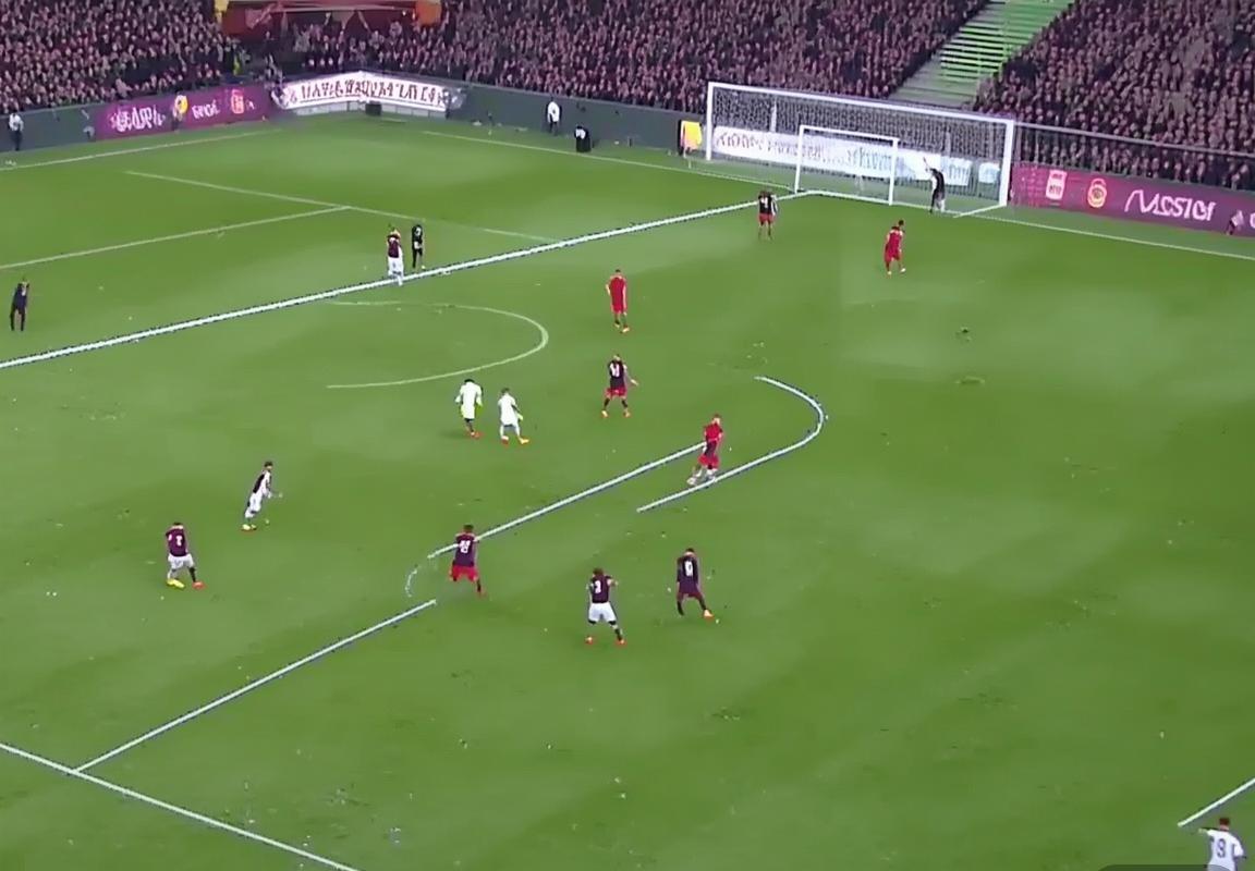 2018伯恩利vs利物浦：经典对决战术解析与回顾(图2)